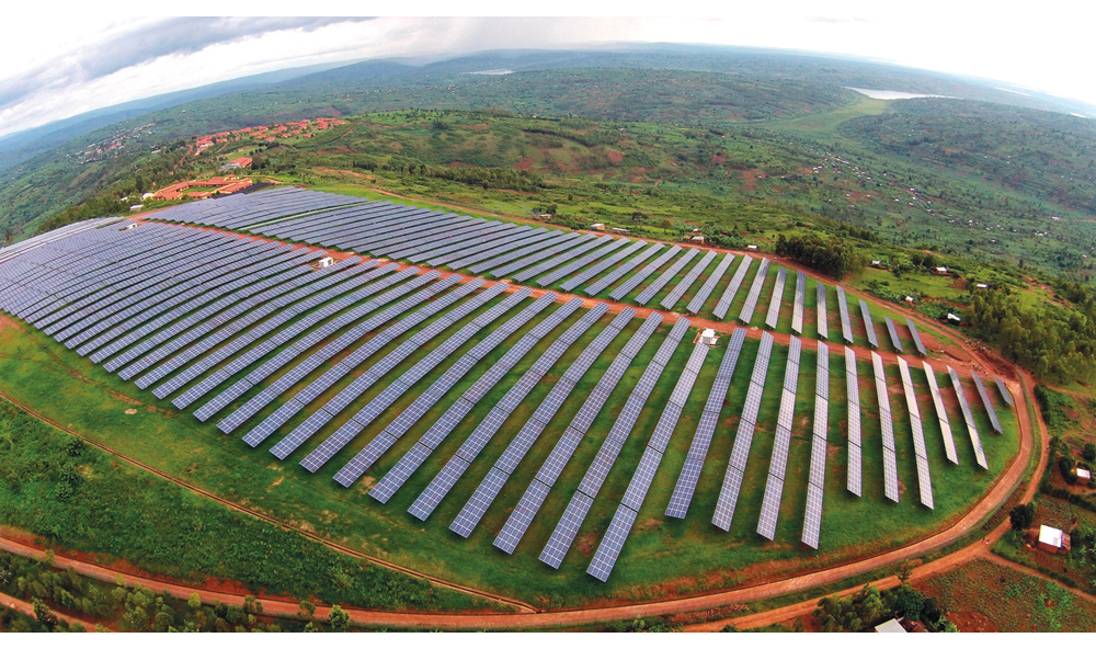 Figur 5.4 Norfunds partnerskap med det norske solkraftselskapet Scatec Solar har bidratt til økt elektrisitetstilgang og nye arbeidsplasser. Her fra kraftverket utenfor Kigali i Rwanda.