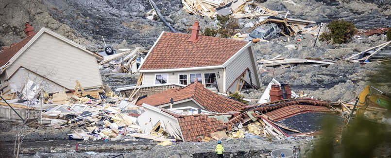 A photo showing a quick clay landslide in Gjerdrum municipality.
