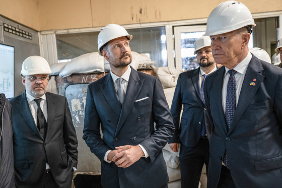 Kronprins Haakon og energiminister Terje Aasland i Ukraina