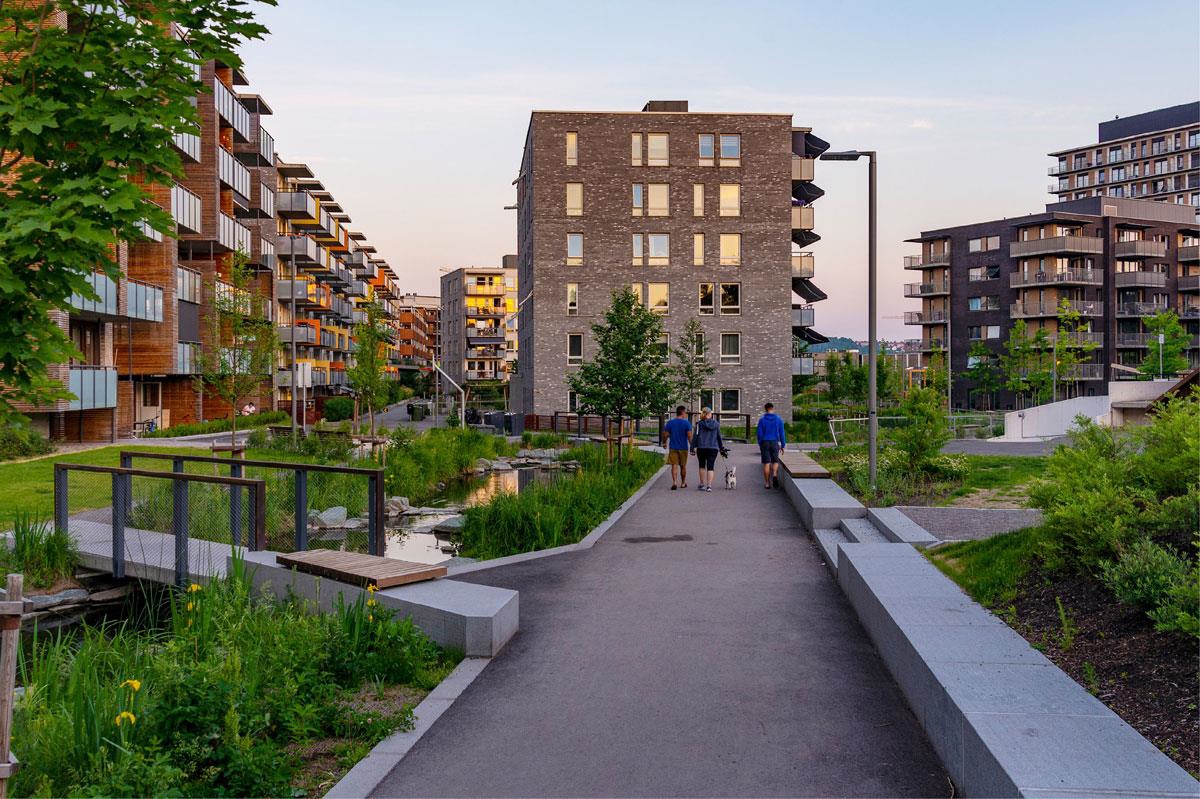 Bilde 59: Gladengveien, Ensjø, Oslo. Byggherre: Oslo kommune, Bymiljøetaten. Landskapsarkitekt: Bjørbekk & Lindheim landskapsarkitekter AS. Foto: Bjørbekk & Lindheim AS