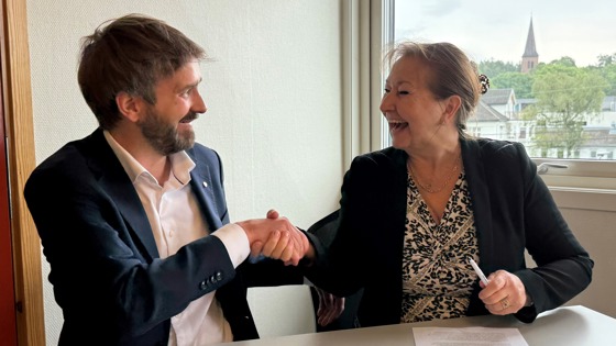 Helse- og omsorgsminister signerte samarbeidsavtale med styreleder i KS, Gunn Marit Helgesen