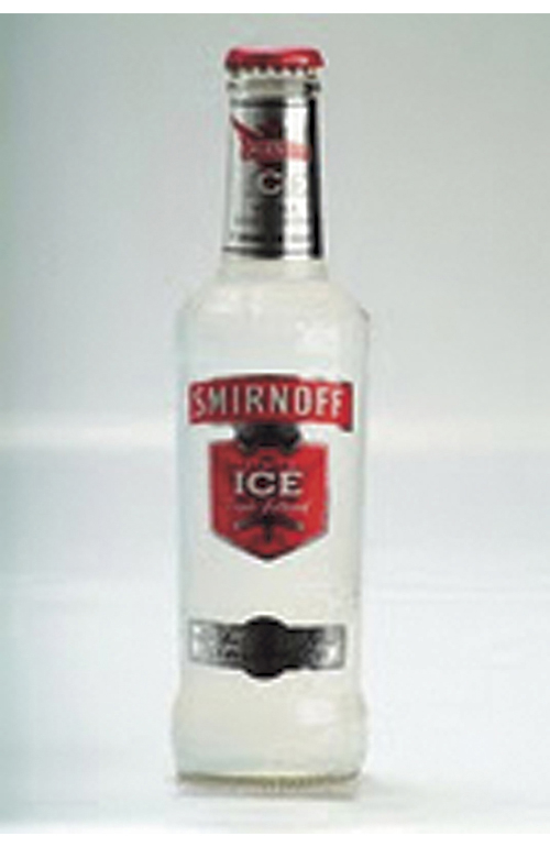 Figur 17.7 I 2002 fastslo EFTA-domstolen at det var forskjellsbehandling at rusbrus måtte selges på Vinmonopolet, mens øl med samme alkoholinnhold kunne selges i butikk. Dermed måtte enten pilsen inn på Polet eller rusbrusen ut i butikkene. Stortinget valgte det siste.