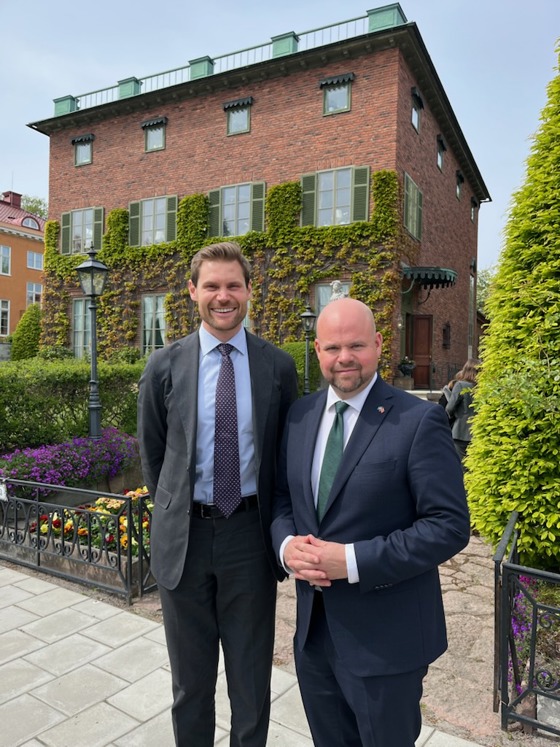 Landbruks- og matminister Nils Kristen Sandtrøen sammen med sin svenske kollega, landsbygdsminister Peter Kullgren.