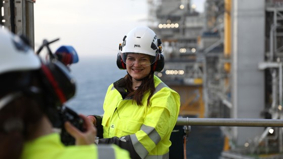 Næringsminister Cecilie Myrseth under hennes besøk til Johan Sverdrup.