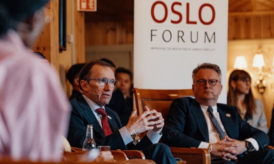 Utenriksminister Eide og ukrainsk viseutenriksminister på Osloforum