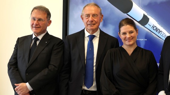 Italias viseutenriksminister Edmondo Cirielli, industriminister Adolfo Urso og næringsminister Cecilie Myrseth