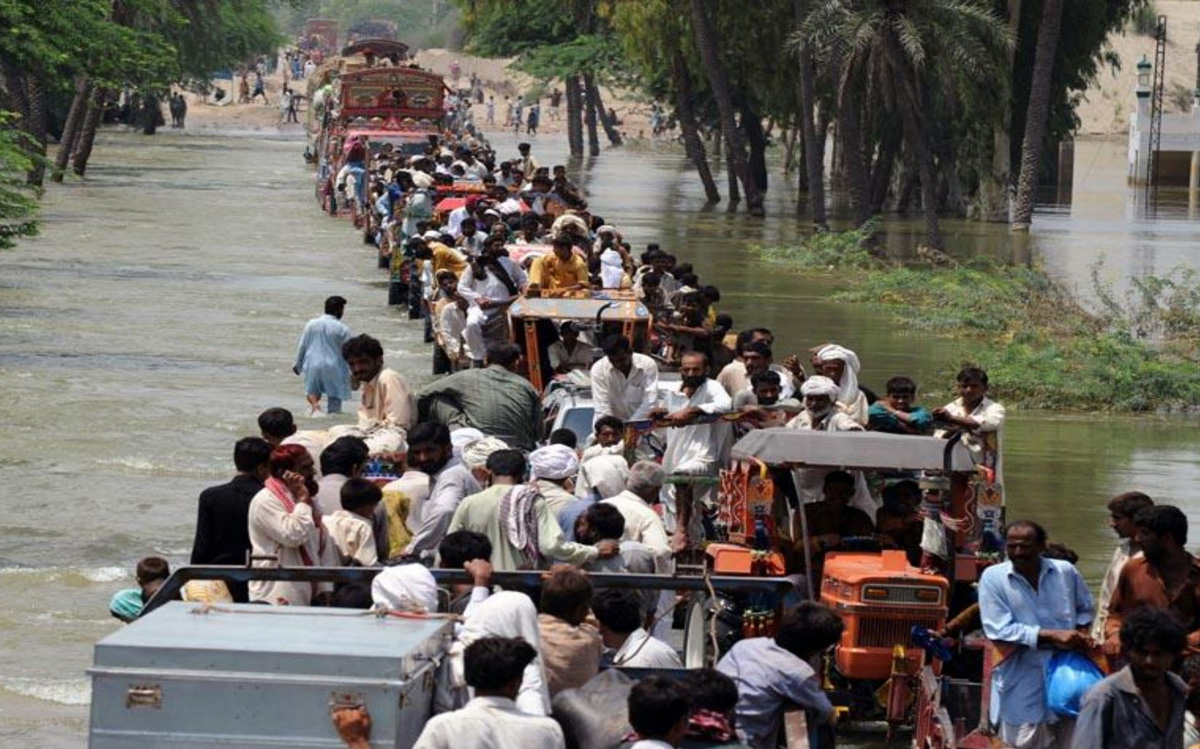Figur 7.1 Over 30 millioner mennesker ble direkte berørt av flommen i Pakistan 2022. Avlinger ble ødelagt og det er risiko for hungersnød. Flommen skyldtes kraftig monsun kombinert med vann fra smeltende isbreer på grunn av hetebølger, og var delvis en konsekv...