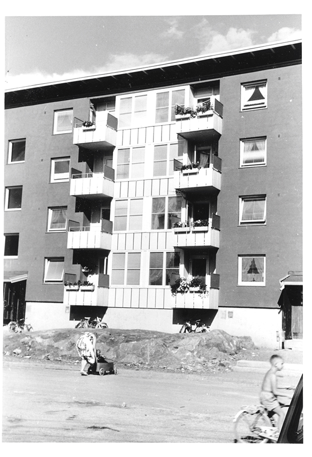 Figur 4.2 Blokk frå Oppsal 1962. Biletet er frå arkivet etter Brente steders regulering (BSR). Krigsskadde stadars regulering vart oppretta som ein institusjon under Innanriksdepartementets Gjenreisningsavdeling i 1940 for å utarbeide byplanar/reguleringsplana...