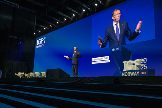 Foreign minister Espen Barth Eide delivering his opening remarks at Internet Governance Forum 2025.
