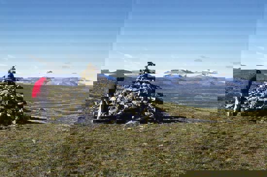 Figur 12.1 Pilegrimsleden over Dovre går forbi gamle vandringsmerker.
Kulturminneregistrene bør inneholde opplysninger om ulike
kulturminner, hvor de fins og hva slags funksjon de har hatt.
