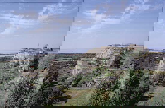 Figur 5.5 Torås fort på Tjøme ble anlagt 1939
som en del av Oslofjordens befestning. Deler av fortområdet
driftes i dag av kommunen og brukes som friluftsområde
for befolkningen.