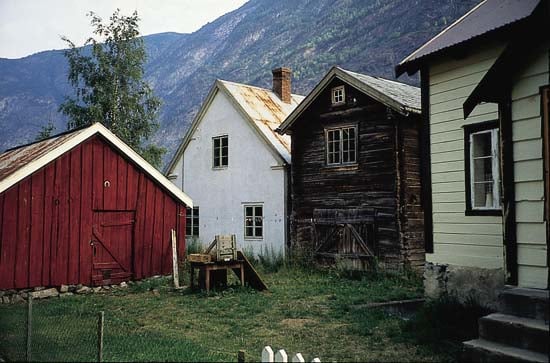 Figur 7.3 Vedlikehold og istandsetting av kulturhistoriske bygninger
krever store ressurser som museene ikke alltid har. Midler må tilføres
museumssektoren slik at bygningene får et tilfredsstillende
vedlikeholdsnivå.