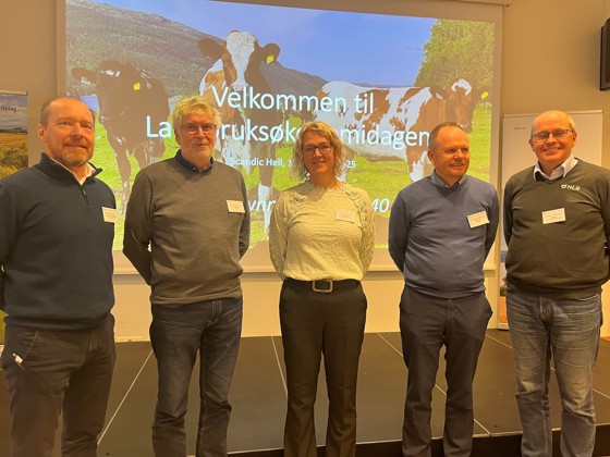 En del av innlederne sammen med Landbruksdirektør Audhild Slapgård hos Statsforvalteren. F.v. Christina Anton Smedshaug fra Agri Analyse, Jostein Vasseljen fra NIBIO, Peder Skåre fra SpareBank 1 Sør-Norge og Lars Kjuus fra Norsk Landbruksrådgivning.