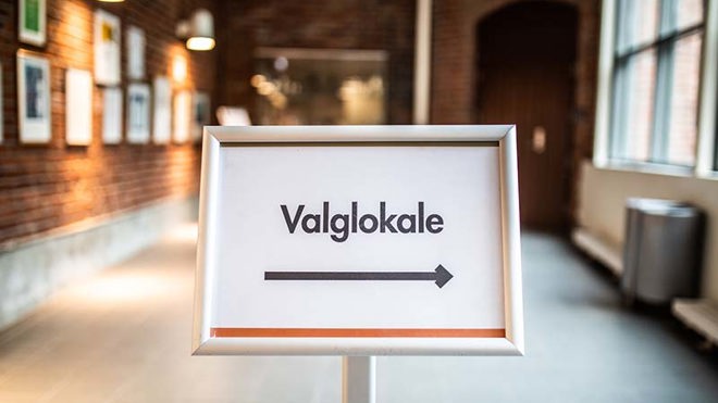 Bilde av et skilt med teksten Valglokale