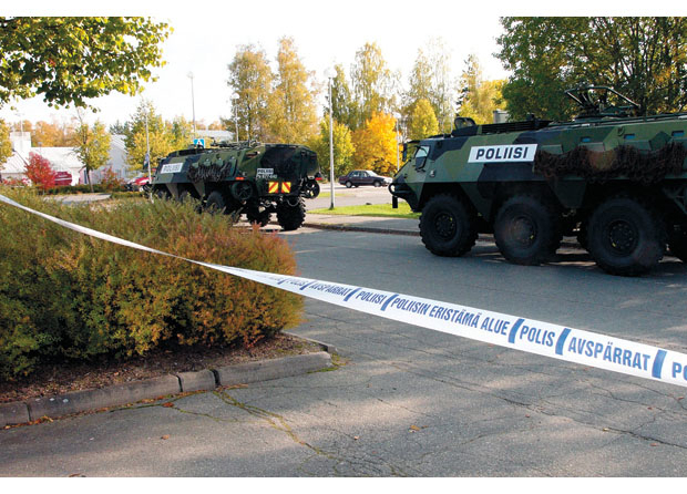 Figur 4.11 Politiaksjon i forbindelse med skyting på Seinäjoki universitet i Kauhajoki 23. september 2008.