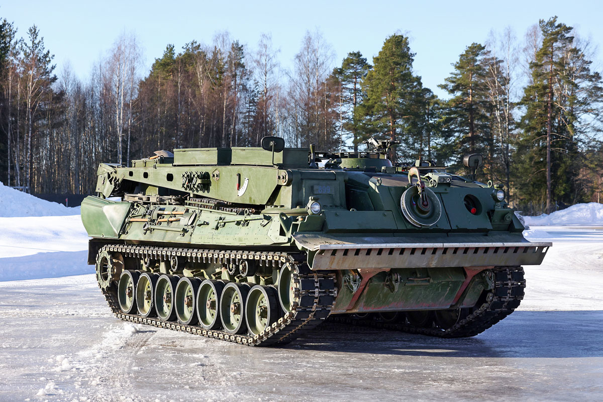 Figur 7.5 Bilde av bergepanservogn (bygget på Leopard-chassis) som Norge har donert til Ukraina.