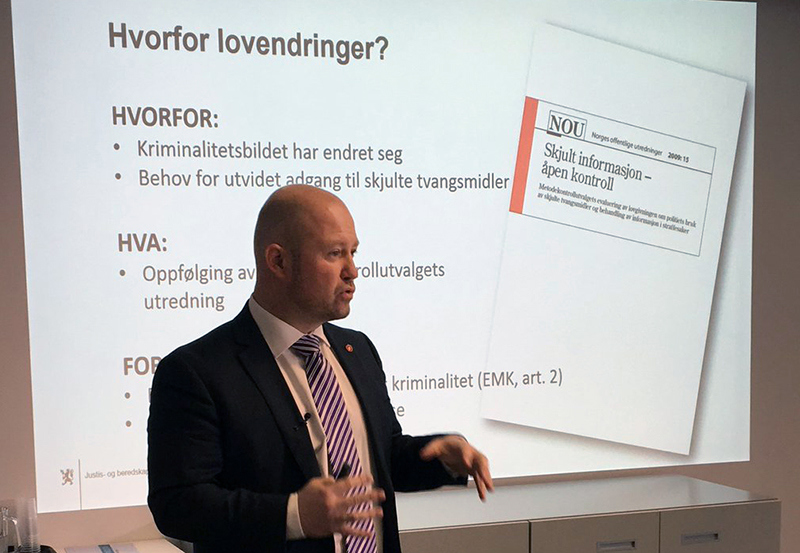Justis- og beredskapsminister Anders Anundsen presenterer forslag til lovendringer om skjulte tvangsmidler Justis- og beredskapsminister Anders Anundsen presenterer forslag til lovendringer om skjulte tvangsmidler