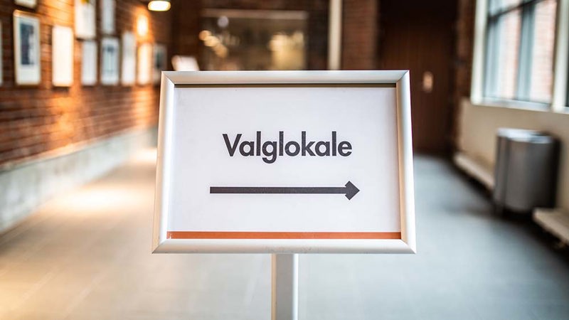 Skilt med teksten Valglokale