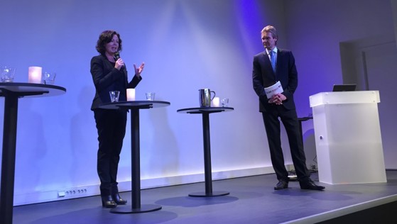 Statsråd Solveig Horne og Erik Wold Statsråd Solveig Horne og debattleder Erik Wold på konferansen tirsdag 1. desember.