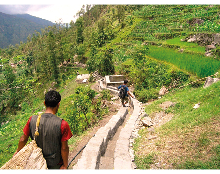 Figur 4.5 Nepal, Kaleri landsby. En av ringvirkningene fra Statkrafts investering er utbygging av irrigasjon til lokalt jordbruk for denne landsbyen. Om lag 30 hushold drar nytte av dette.
