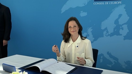 Image of State Secretary Varteressian signing a protocol