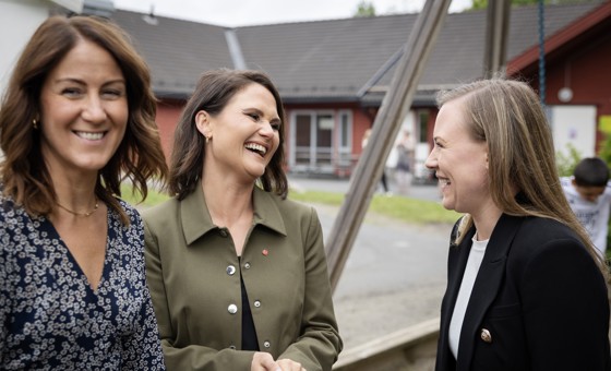 Statsrådene Tonje Brenna, Kari Nessa Nordtun og Lene Vågslid.