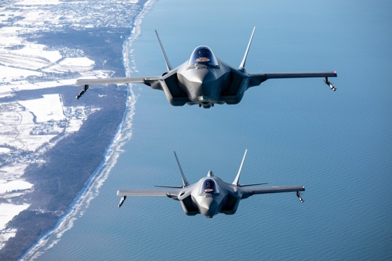 To kamply av typen F-35 over polsk luftrom